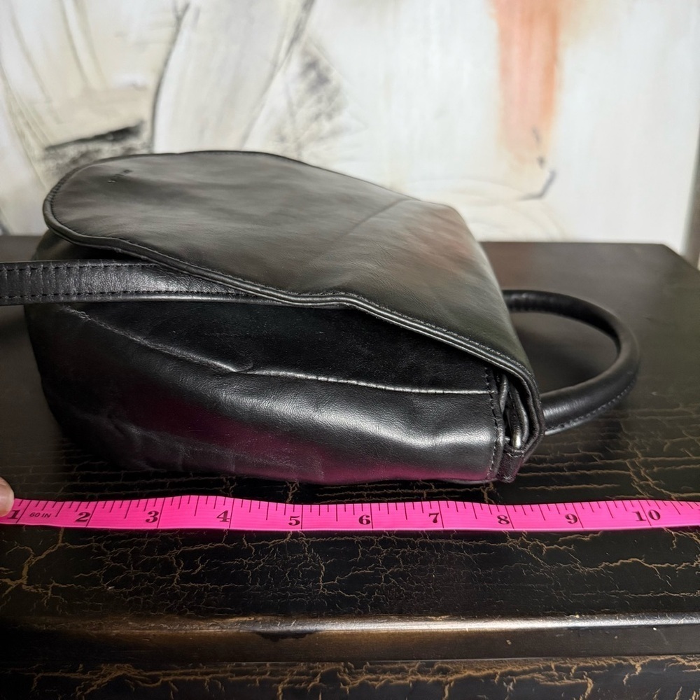 Matt & Nat Black Crossbody Bag Saddlebag Black Vegan Leather Purse - Picture 7 of 9